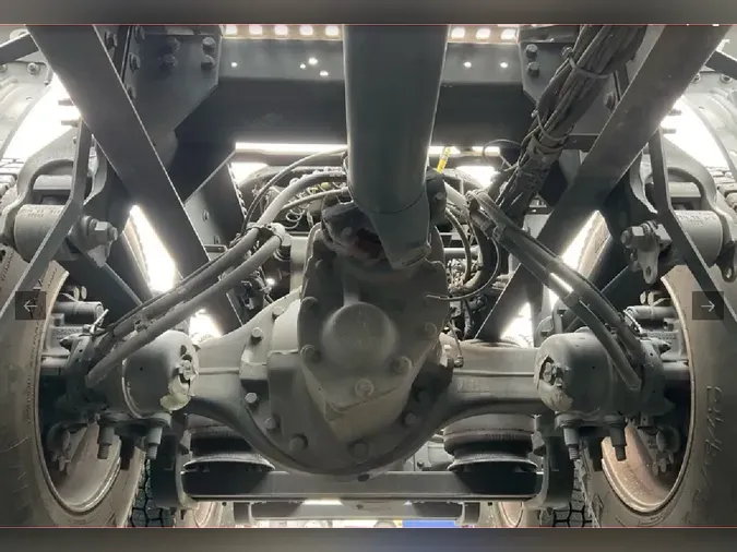 2025 VOLVO VNL64T7409bbdc4af5a0fd11f79543eca768fde46