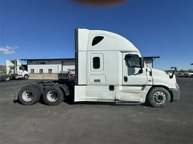 2019 FREIGHTLINER/MERCEDES CASCADIA 125