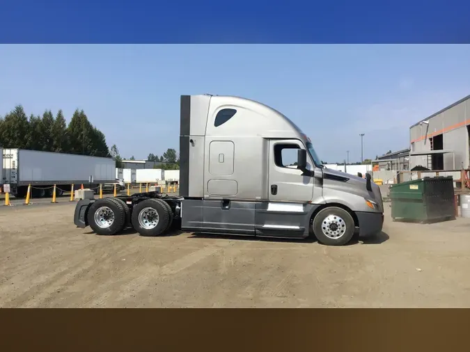 2020 Freightliner Cascadia 126