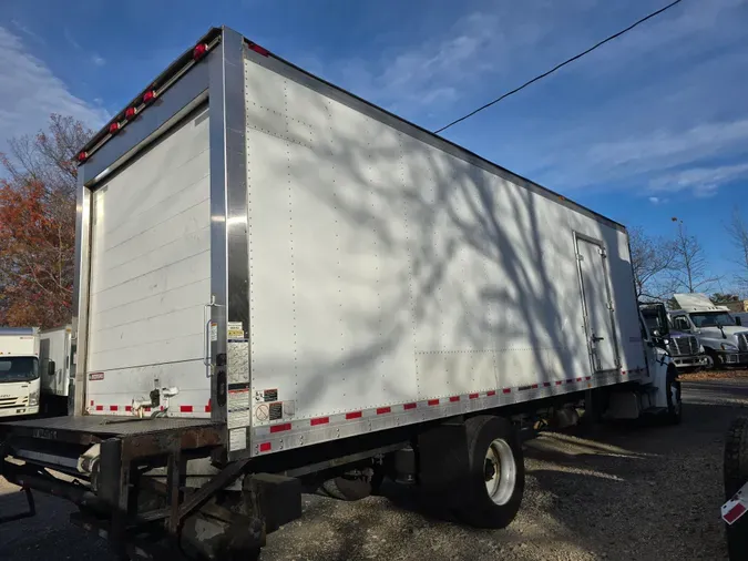 2017 FREIGHTLINER/MERCEDES M2 106