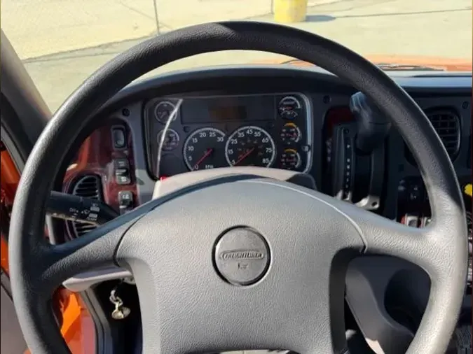 2021 Freightliner Business Class M2 106