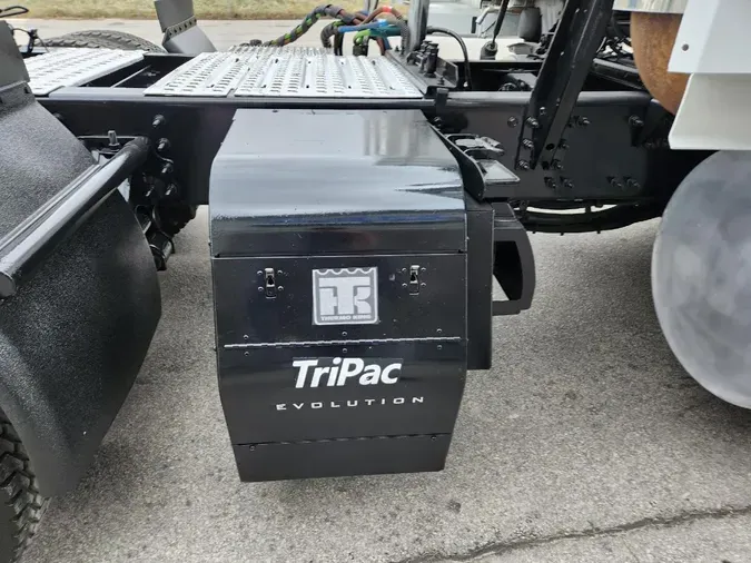 2021 VOLVO VNL64T7409bc155191bf664202a2e1fd6841bfcc0