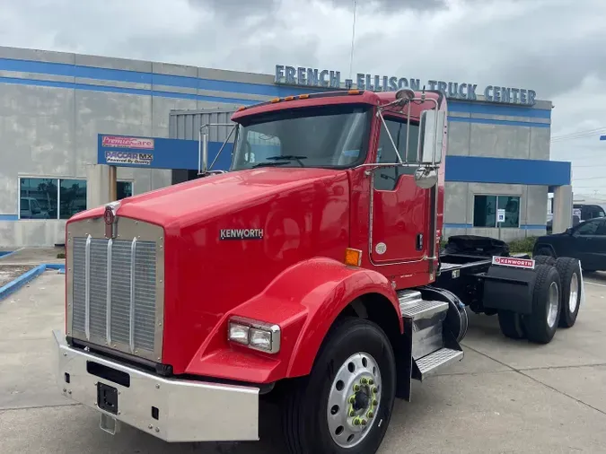 2020 Kenworth T800