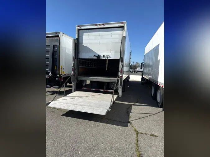 2019 FREIGHTLINER/MERCEDES M2 106