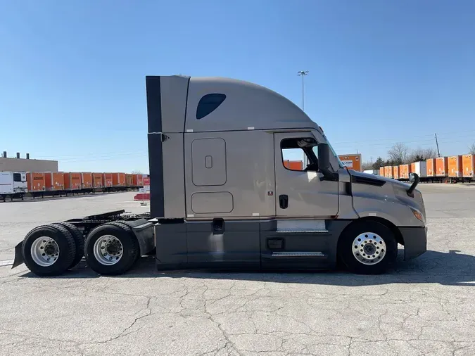 2023 Freightliner Cascadia