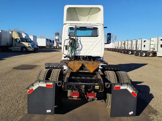 2019 NAVISTAR INTERNATIONAL RH613 DAYCAB S/A