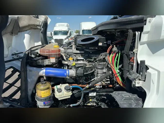 2019 Freightliner Cascadia 126