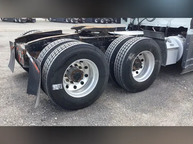 2021 Freightliner Cascadia 126