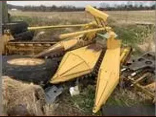 0 New Holland 824