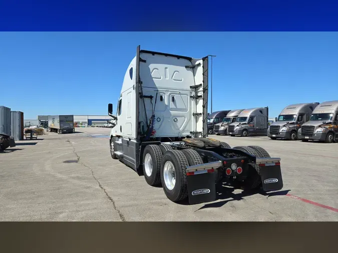 2024 Freightliner Cascadia 126