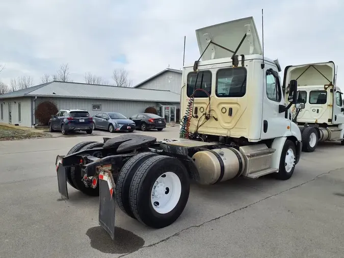 2019 FREIGHTLINER/MERCEDES CASCADIA 113