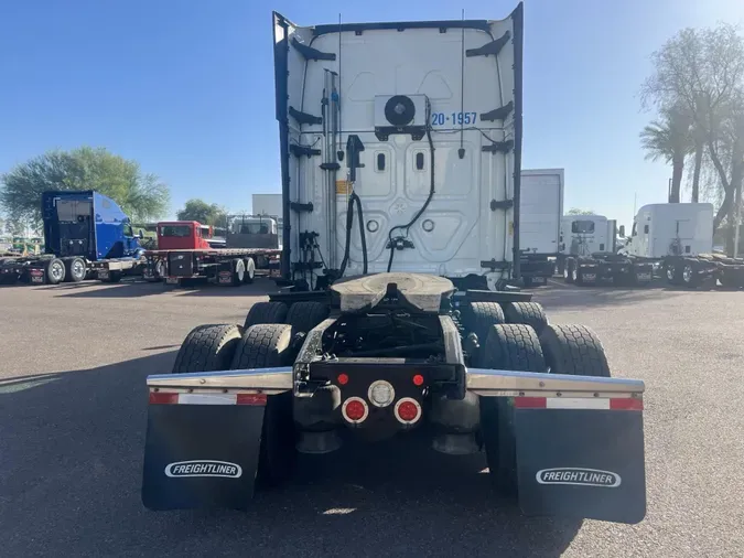 2020 Freightliner Cascadia