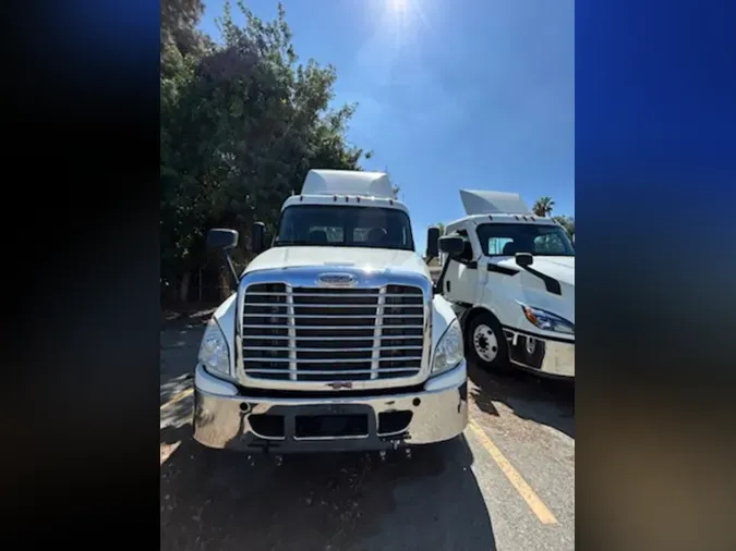 2018 FREIGHTLINER CASCADIA 125
