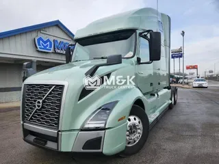2025 VOLVO VNL64T760