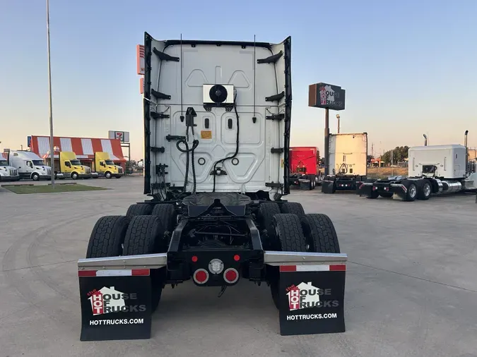 2022 Freightliner Cascadia
