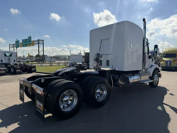 2021 Peterbilt 567