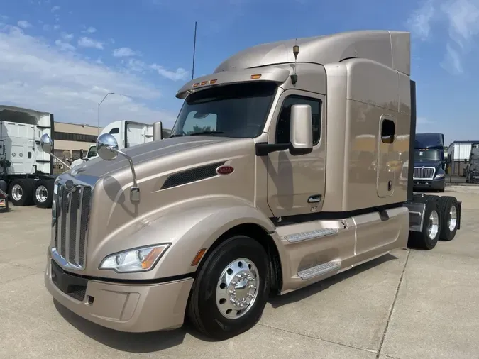 2023 Peterbilt 579