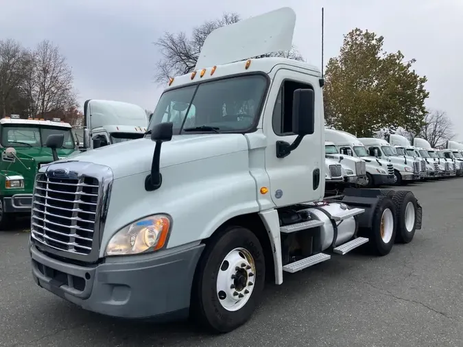 2015 FREIGHTLINER/MERCEDES CASCADIA 1259be3d20e81400e4f6f332a685e1e5ab9