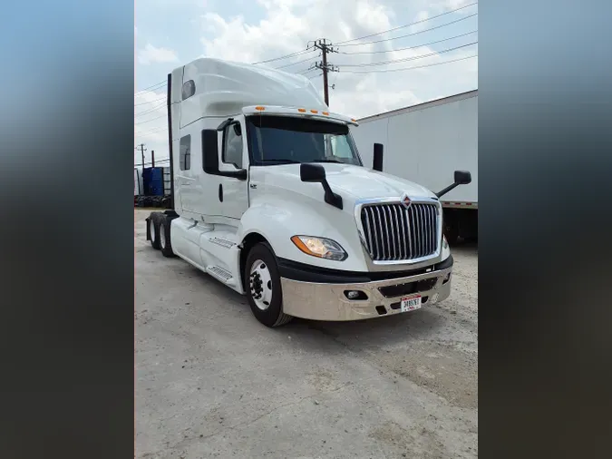 2019 NAVISTAR INTERNATIONAL LT625 SLPR CAB