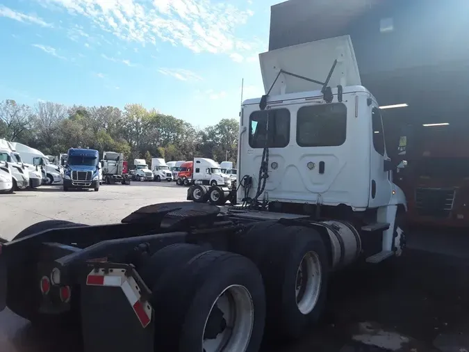 2018 FREIGHTLINER/MERCEDES CASCADIA 1259be54bfb96f00348742766b2d9be77e0