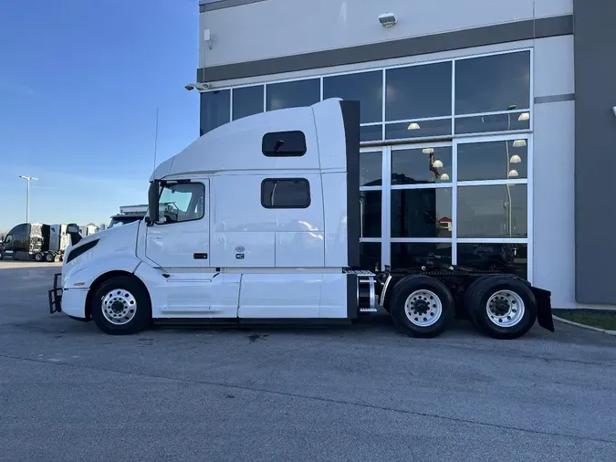2024 VOLVO VNL64T860