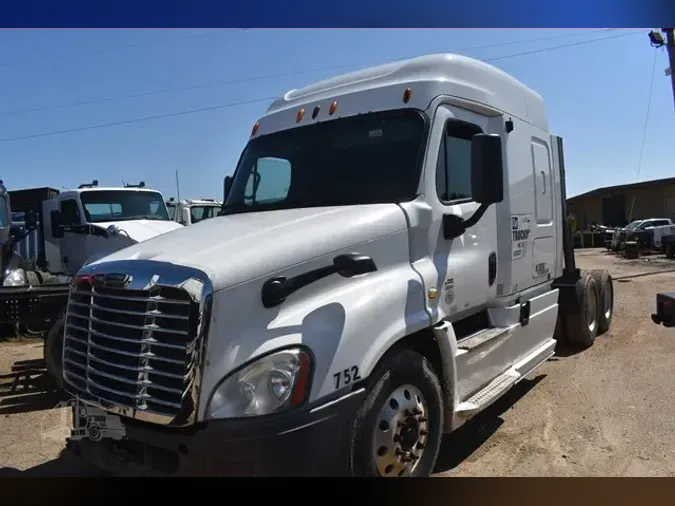 2013 FREIGHTLINER CASCADIA 1259be88e3df4ae5fb14c01fb2c4d5ef974