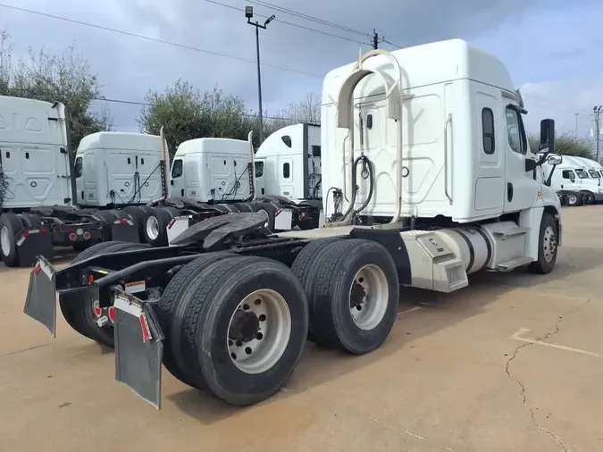 2020 FREIGHTLINER/MERCEDES CASCADIA 125
