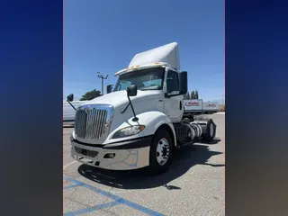 2019 NAVISTAR INTERNATIONAL RH613 DAYCAB S/A