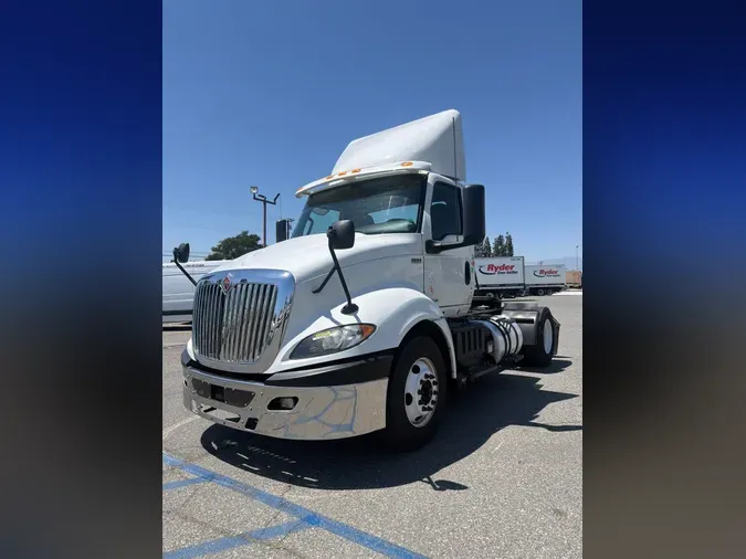 2019 NAVISTAR INTERNATIONAL RH613 DAYCAB S/A9beaba3f89ffb8def496986b0366a240