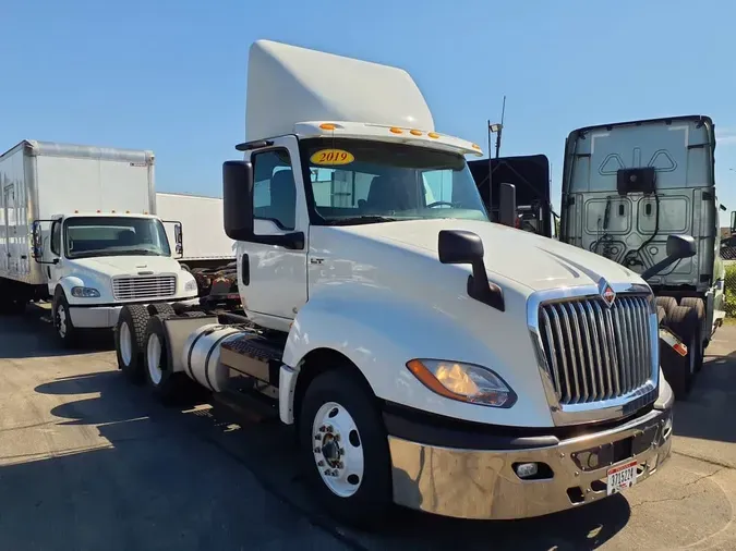 2019 NAVISTAR INTERNATIONAL LT625 DAYCAB T/A