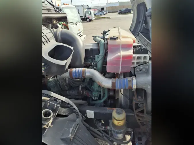 2018 VOLVO VNL64T-7309bef66e4accffdae23a10032f67f9cc5