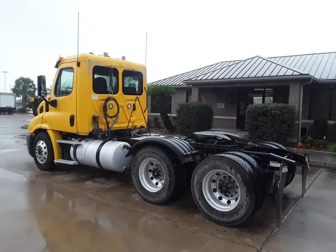 2018 FREIGHTLINER/MERCEDES CASCADIA 113