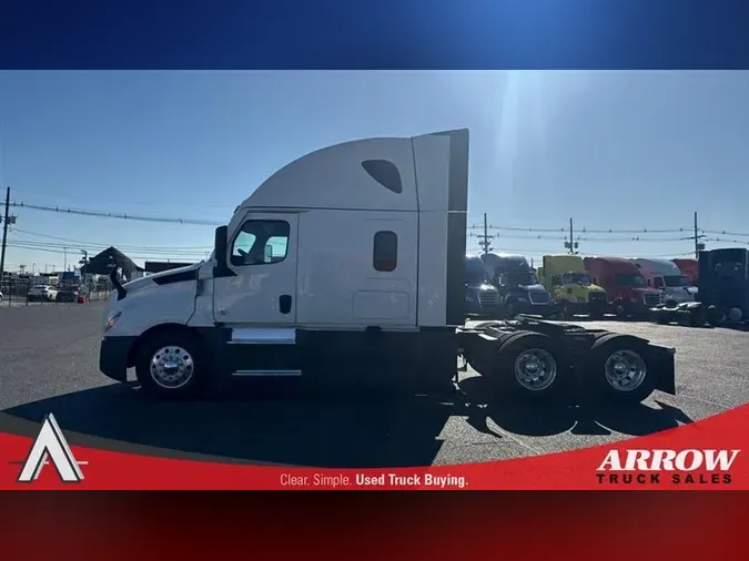 2022 FREIGHTLINER CA126