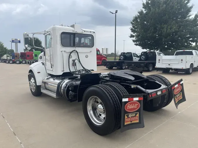 2019 Peterbilt 337