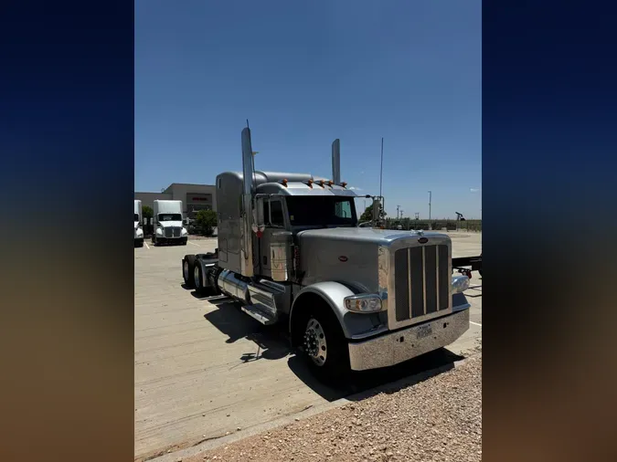 2022 Peterbilt 389