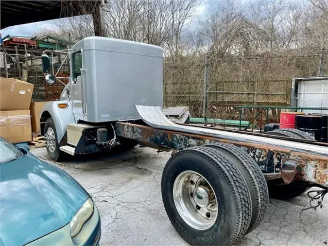 1995 KENWORTH T300