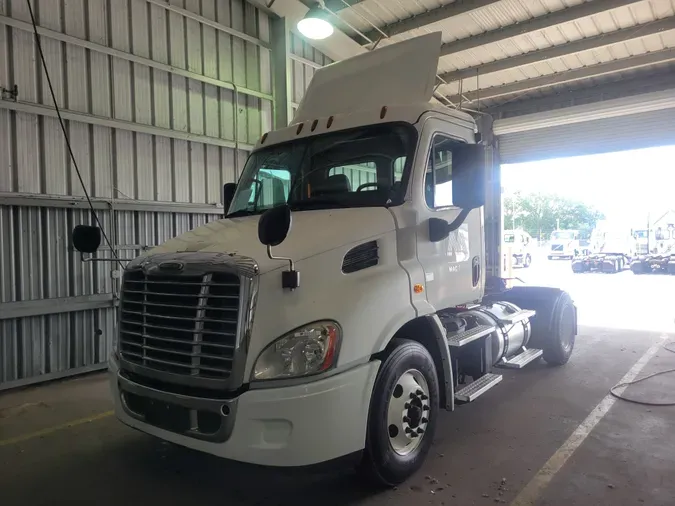 2016 FREIGHTLINER/MERCEDES CASCADIA 113