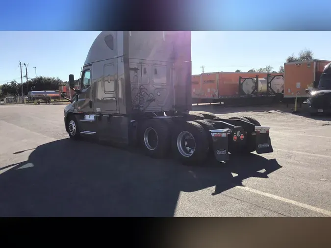 2023 Freightliner Cascadia