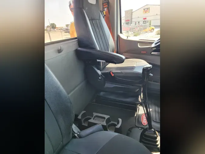 2020 Peterbilt 567