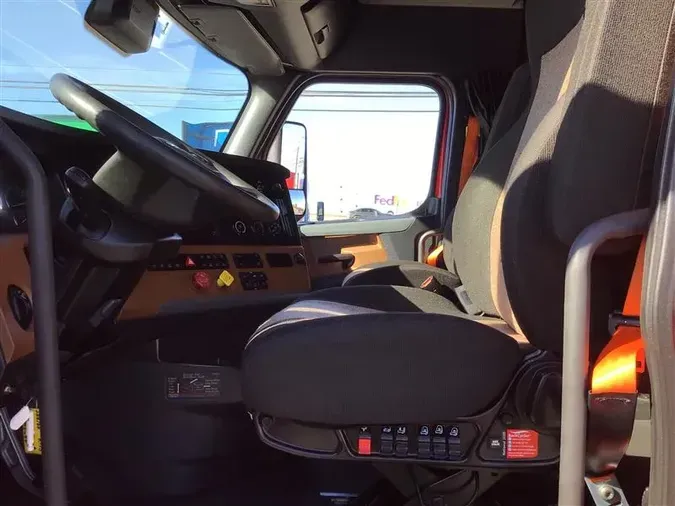 2021 FREIGHTLINER CASCADIA