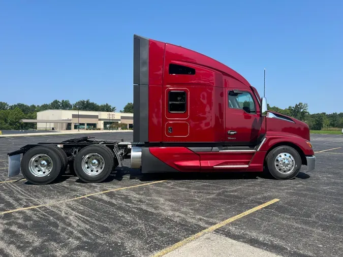 2025 Kenworth T680