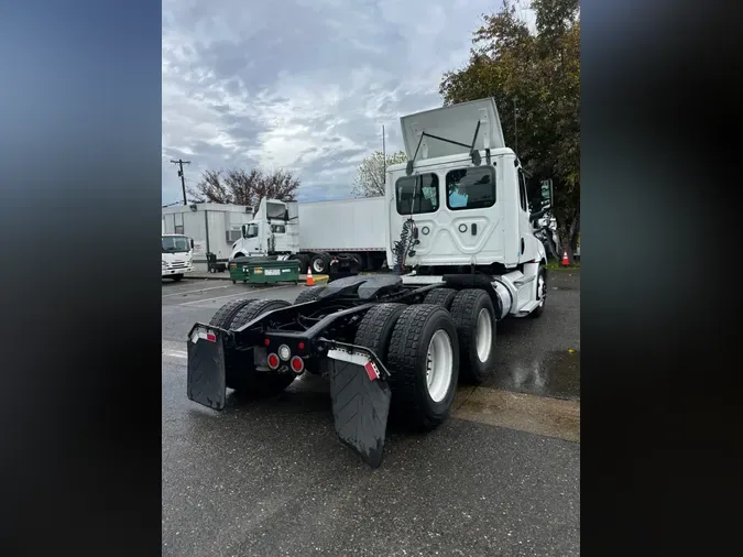 2020 FREIGHTLINER/MERCEDES NEW CASCADIA PX12664