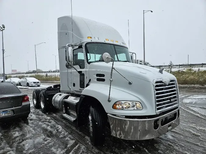 2018 MACK CXU613