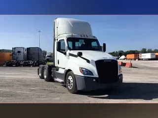 2019 Freightliner Cascadia 126