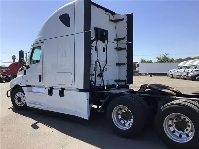 2021 FREIGHTLINER CA126