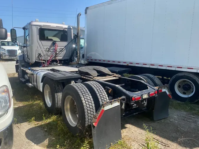 2017 MACK TRUCKS, INC. CXU600