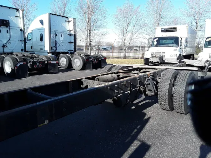 2018 FREIGHTLINER/MERCEDES M2 106