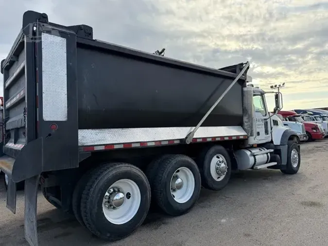 2008 MACK GRANITE GU713