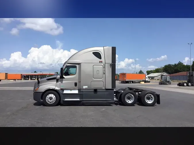 2023 Freightliner Cascadia 1269c17c265bf4ef55040d73d36ec872427
