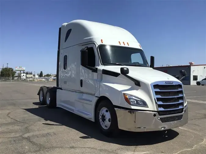 2020 FREIGHTLINER CA126